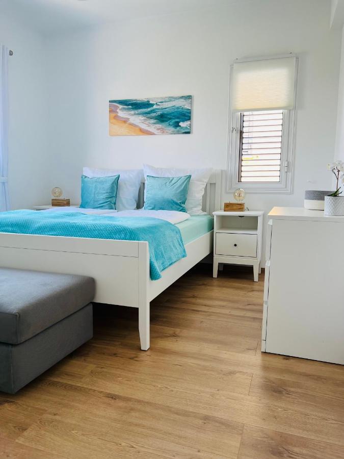 Ocean Sunset Apartment Paphos Esterno foto